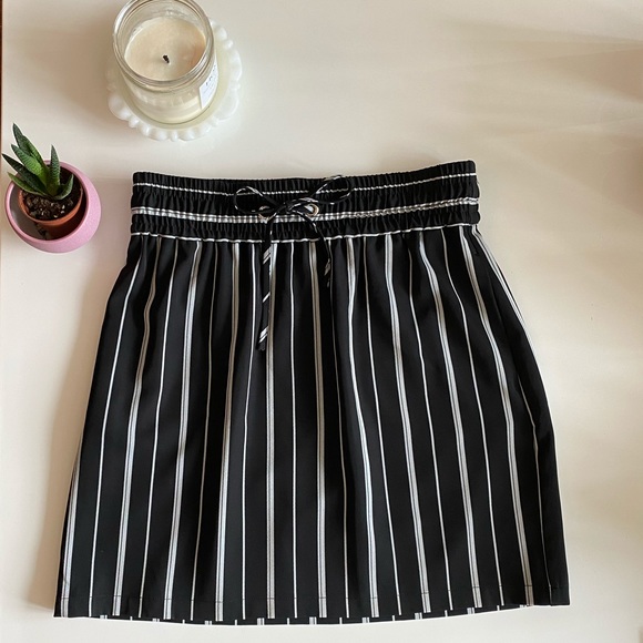 NWOT Dynamite Striped Stretchy Skirt size small - Picture 1 of 7
